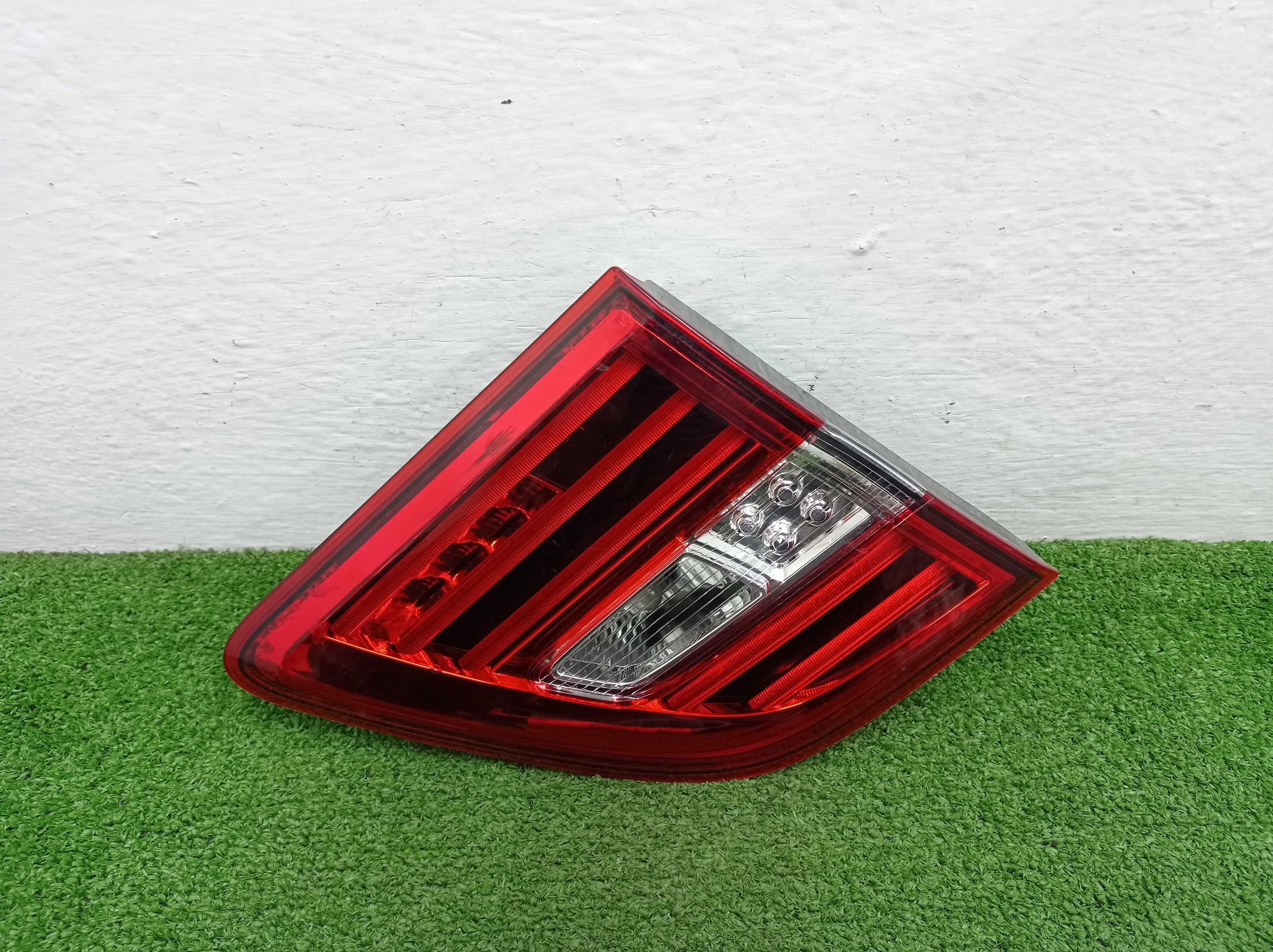 Фонарь крышки левый Mercedes M-klasse (W166) 2011 - 2015 дизель 3.5 Автомат