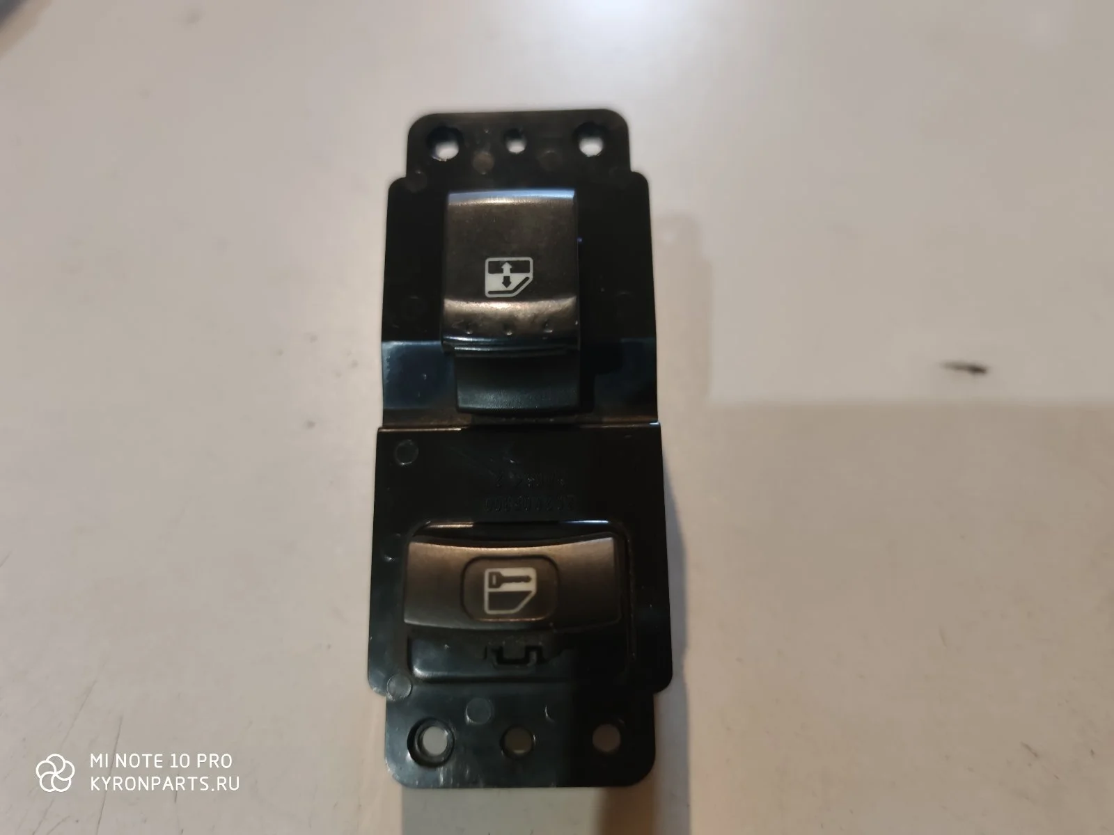 Выключатель стеклоподъемников SsangYong Kyron