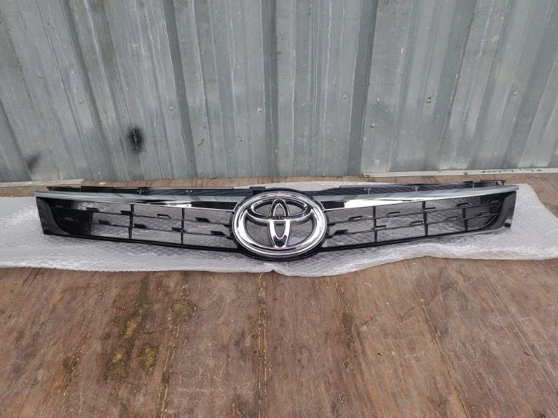 Решетка радиатора Toyota Camry 2014-2017 5310133510 55, передняя