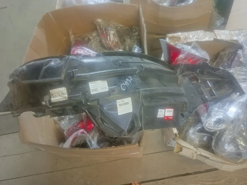 Подкрылок Honda Civic 8 2006-2011 60261SNBJ00ZZ 4D, передний левый