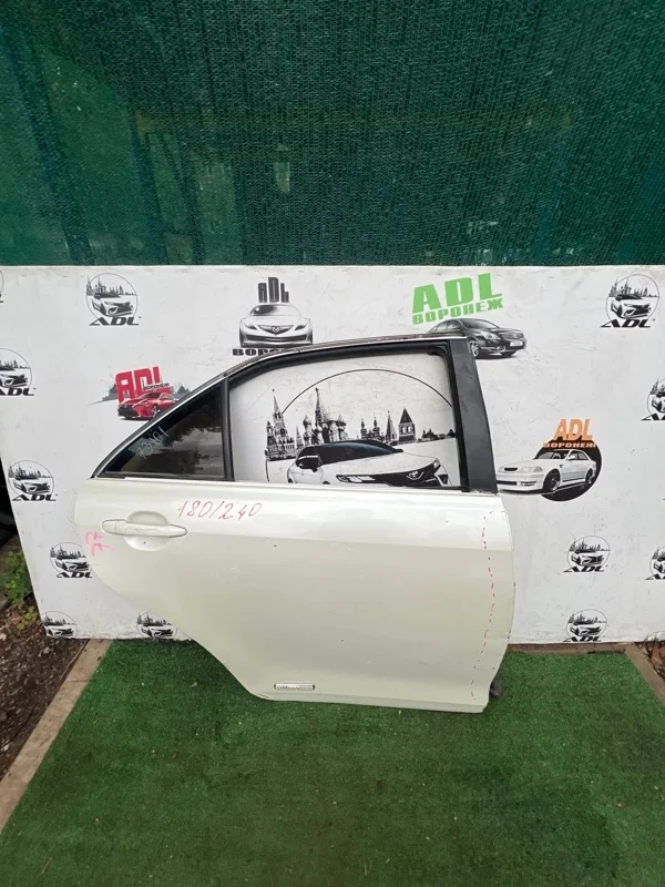 Дверь Toyota Camry 2006-2011 6700333161 40, задняя правая