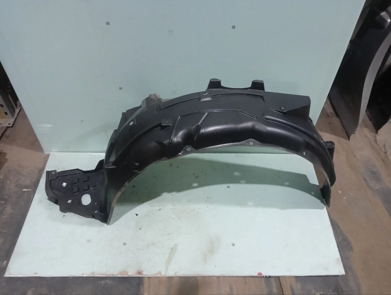 Подкрылок Honda Civic 8 2006-2011 60261SNBJ00ZZ 4D, передний левый