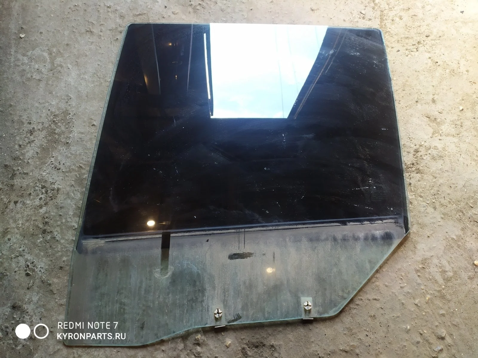 Стекло двери Ssangyong Kyron