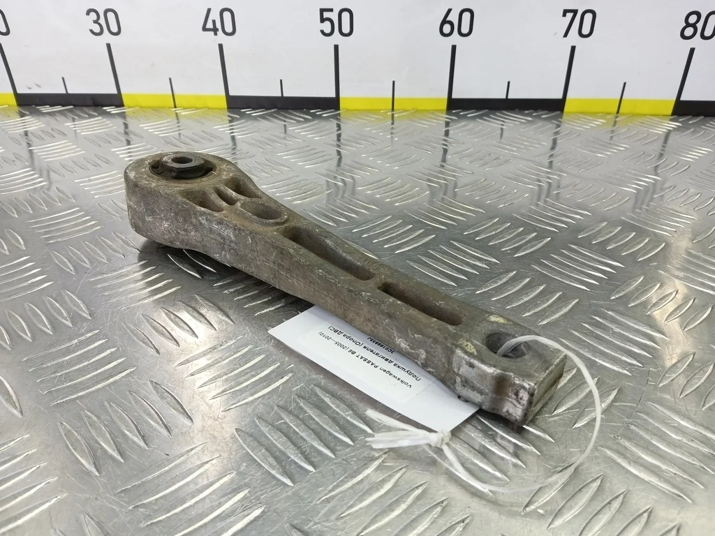 Подушка двигателя (Опора ДВС) Volkswagen PASSAT B