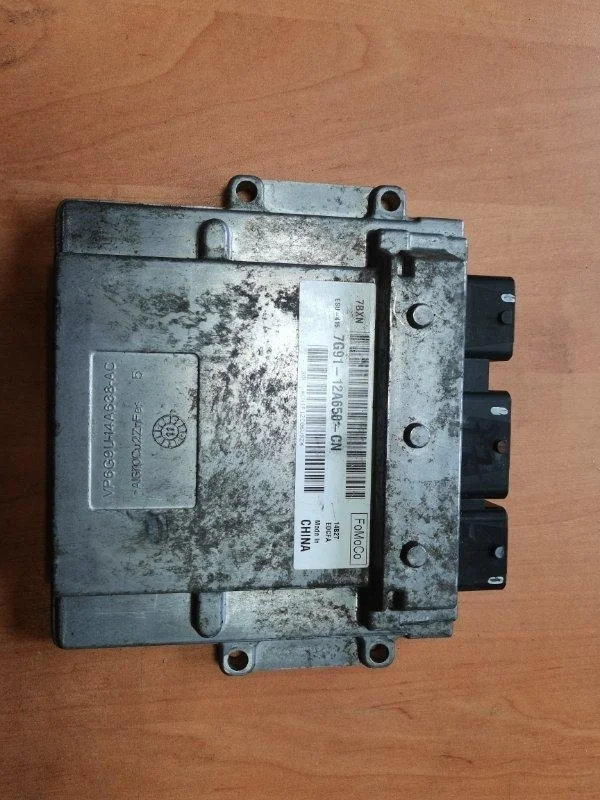 Блок управления двс ford Mondeo 4 2011