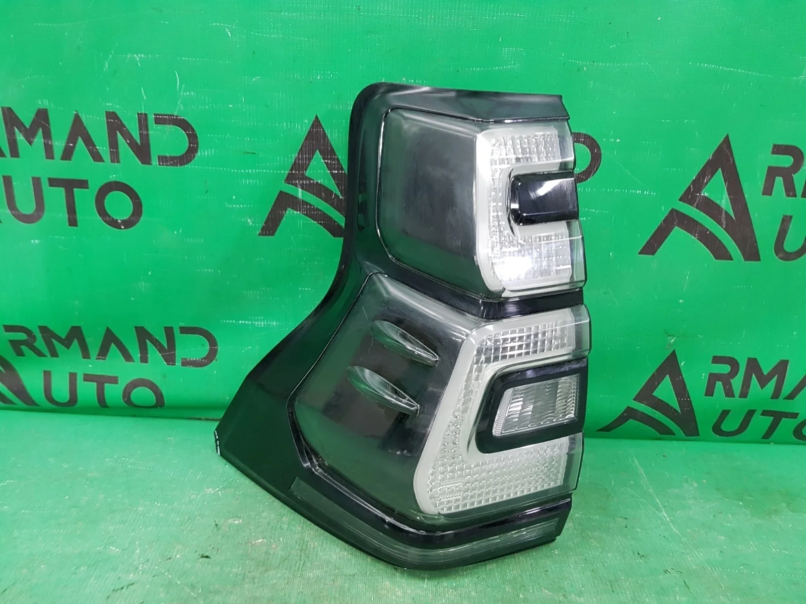 Фонарь TOYOTA LAND CRUISER PRADO 2017 150