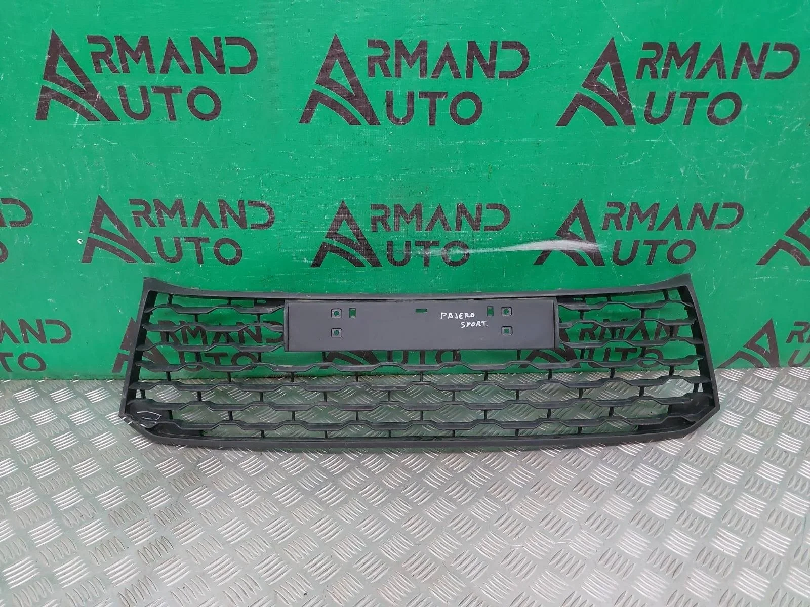 Решетка бампера Mitsubishi Pajero Sport 2015-2021 3
