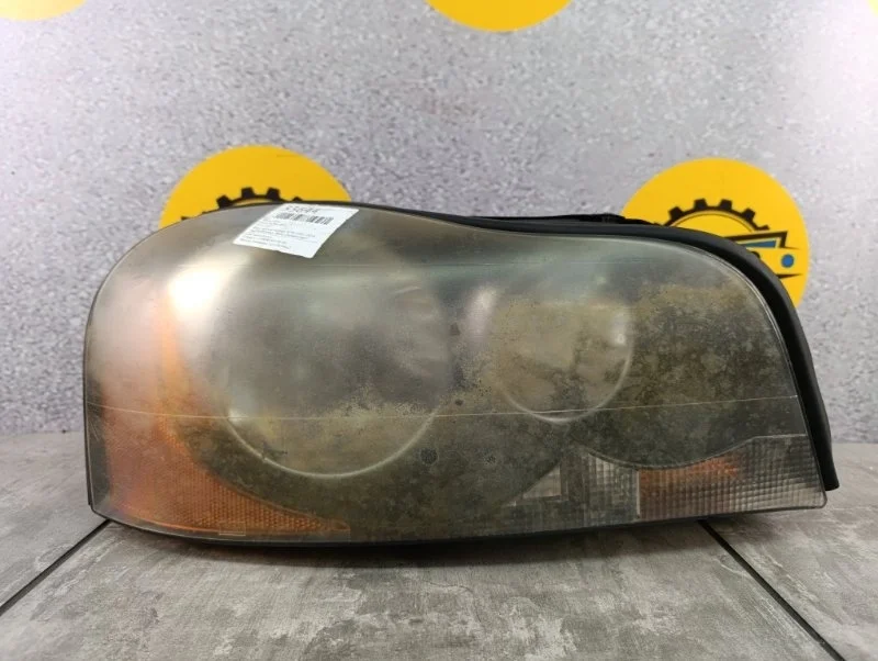 Фара Volvo XC90 2004