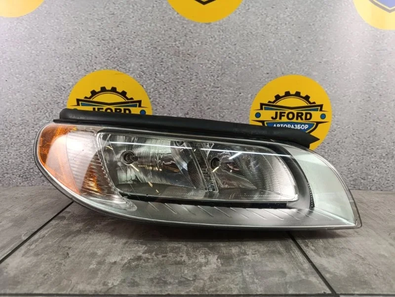 Фара Volvo V70 2009 BW69