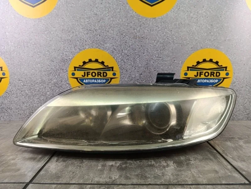 Фара Audi Q7 2007 4L