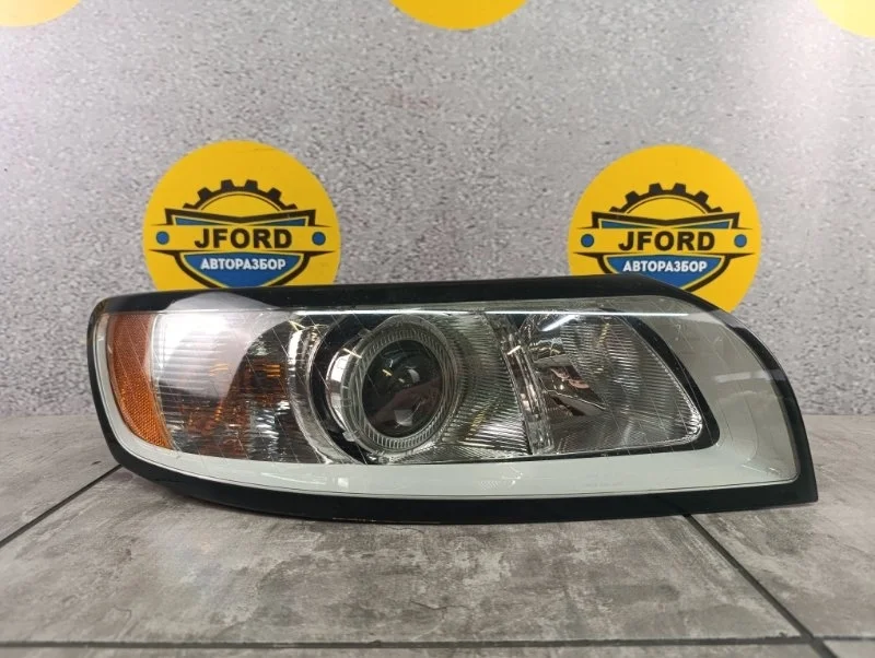 Фара Volvo V50 2010 MW76