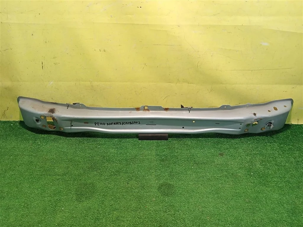 Усилитель переднего бампера  Renault Sandero 2012 752100786R 13001