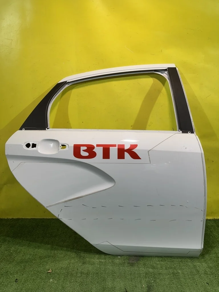 Дверь задняя правая  Lada Vesta 2015-  8450039383 42789