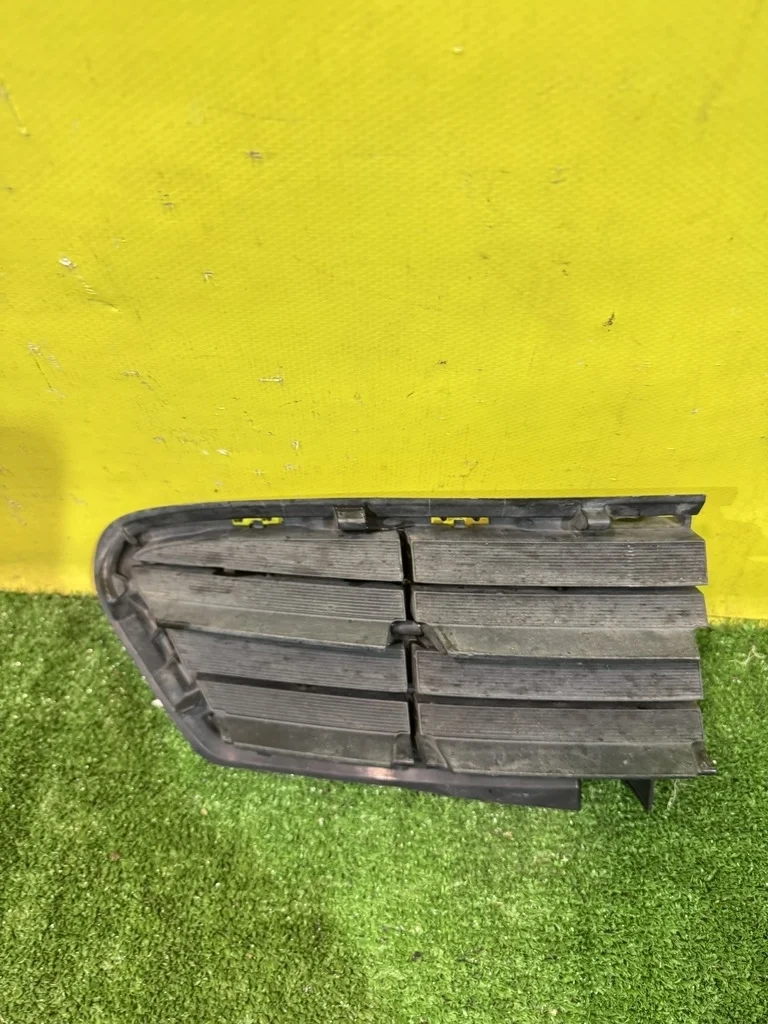 Решетка в бампер левая  Toyota RAV4 2015 5312842080 43245