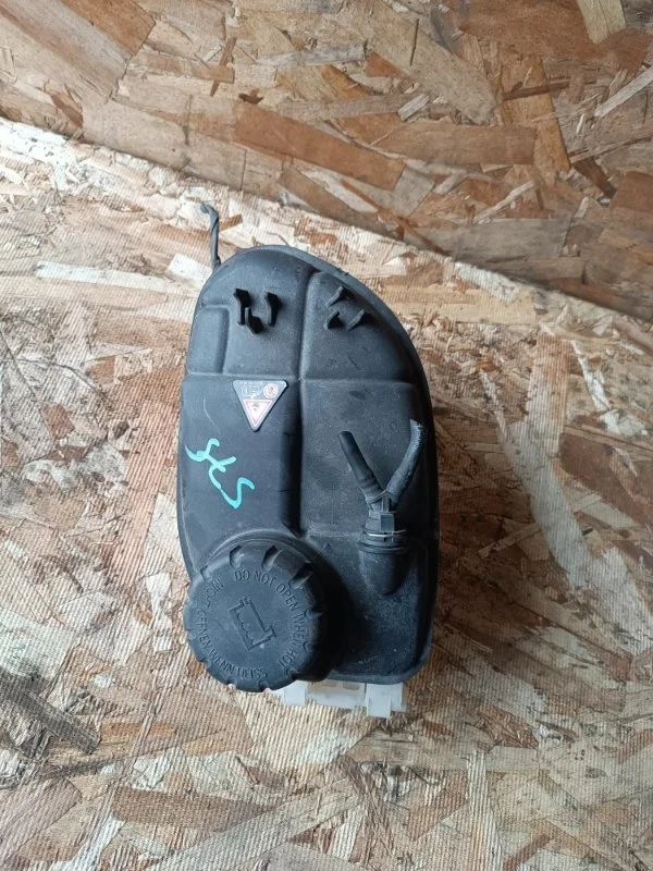 Бачок расширительный Mercedes-Benz A-Class 2015 W176