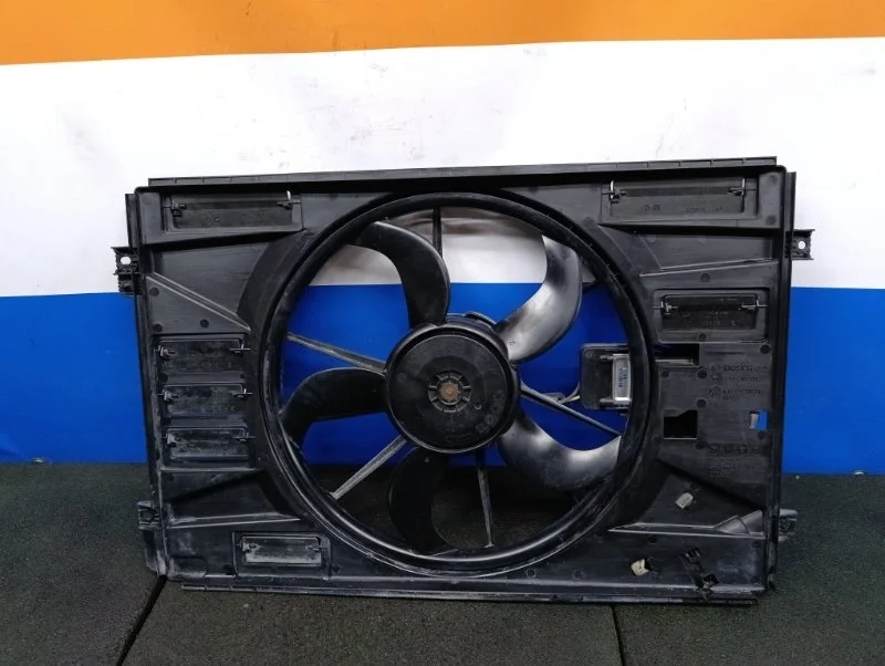 Диффузор вентилятора Volkswagen Caddy 2014 1K0121205AF 2KB