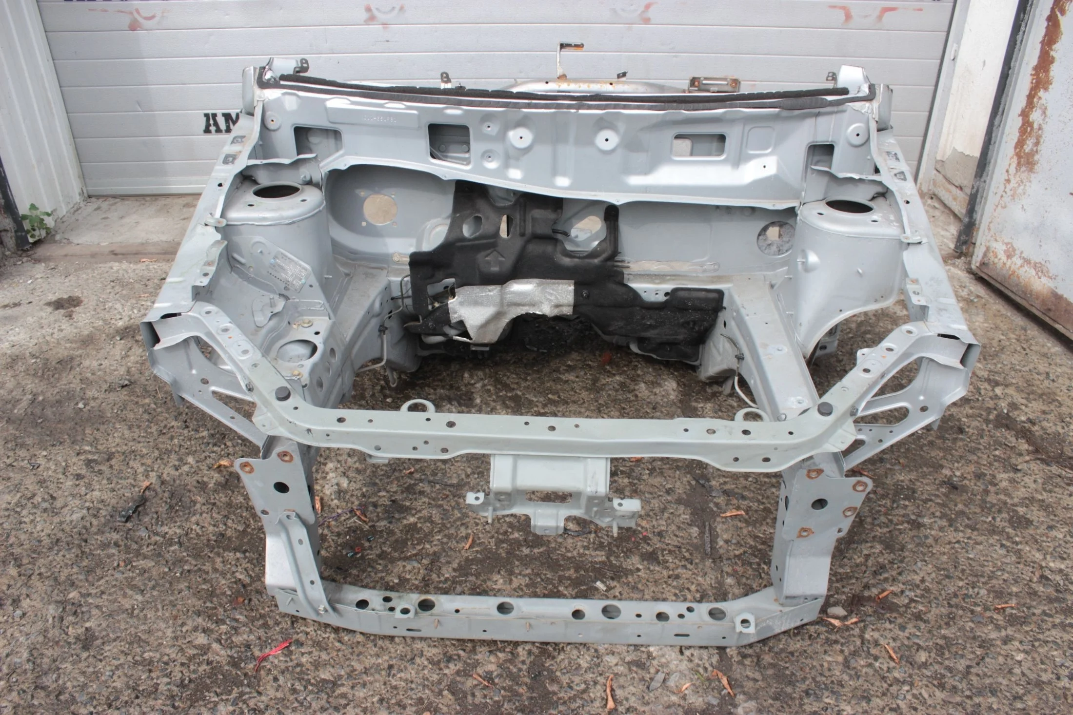 Телевизор [цена за каркас в сборе] Nissan Tiida C11 HR15DE 2009 Оригинал Контрактная