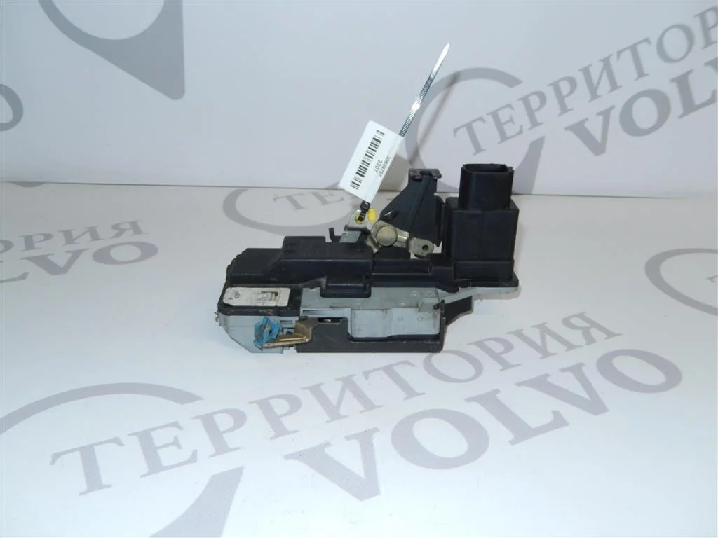 Замок двери задний правый VOLVO XC90 2006-2014
