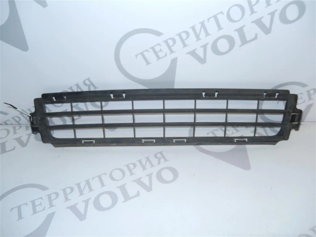 Решетка в бампер центральная VOLVO S40 2007-2012