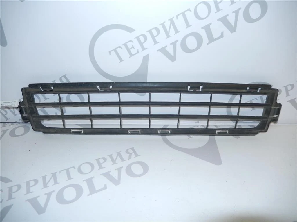 Решетка в бампер центральная VOLVO S40 2007-2012