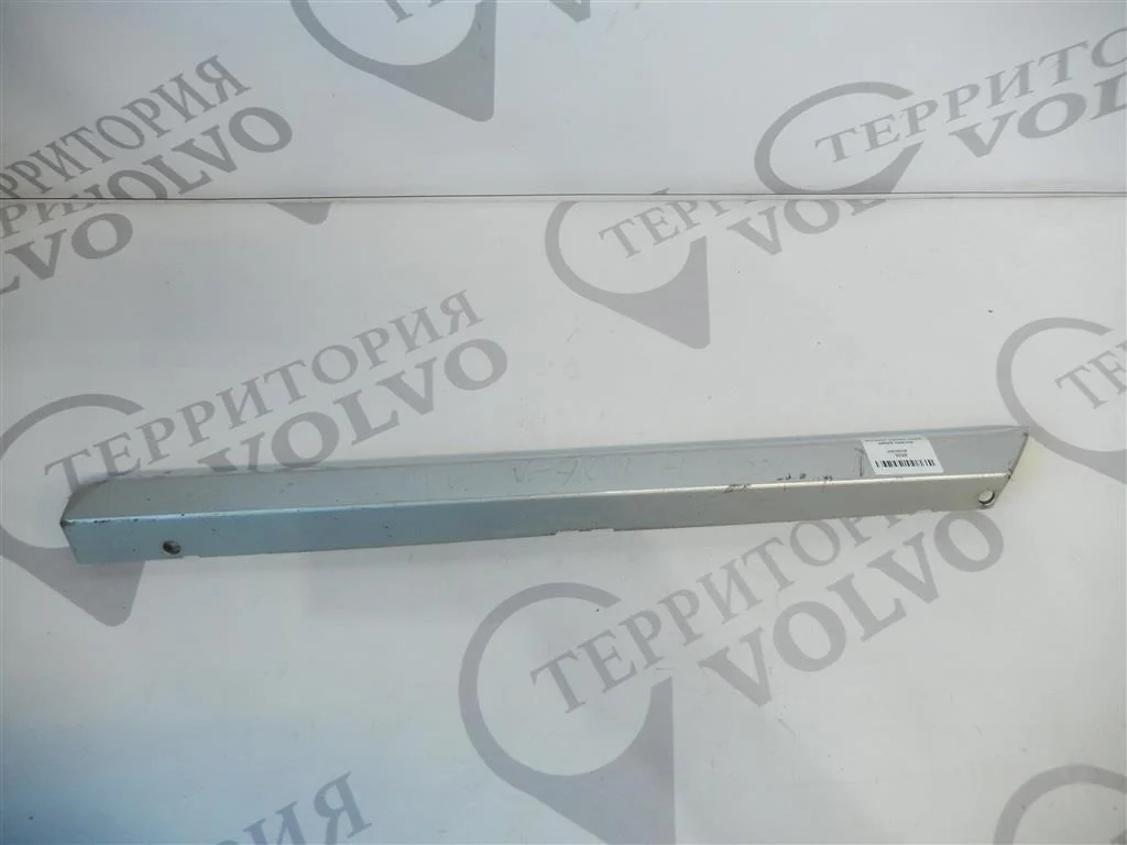 Молдинг задней левой двери нижний VOLVO V70 2008-2013