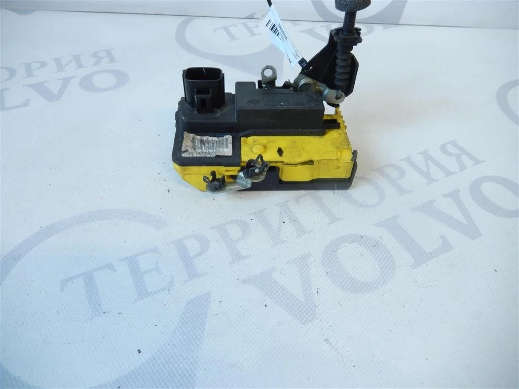 Замок двери передний правый VOLVO XC90 2006-2014