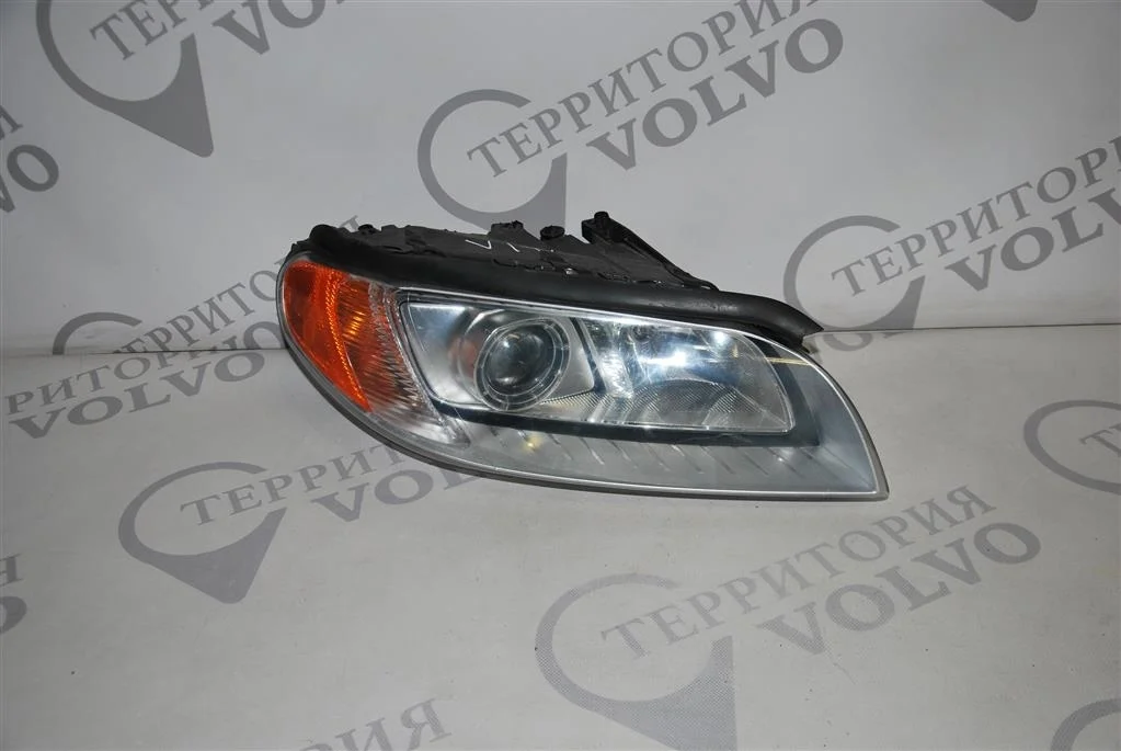 Фара правая ксенон VOLVO S80 2007-2010
