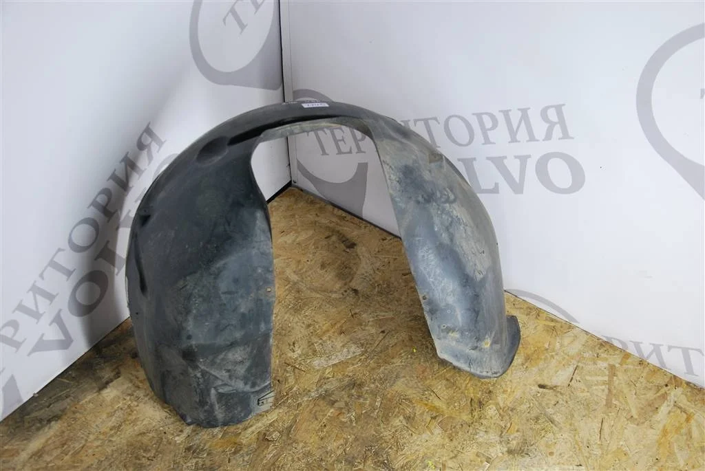 Подкрылок передний правый VOLVO S40 2004-2007