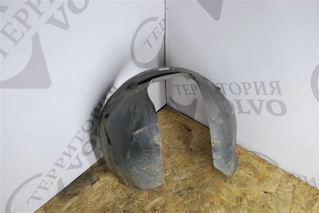 Подкрылок передний правый VOLVO S40 2004-2007