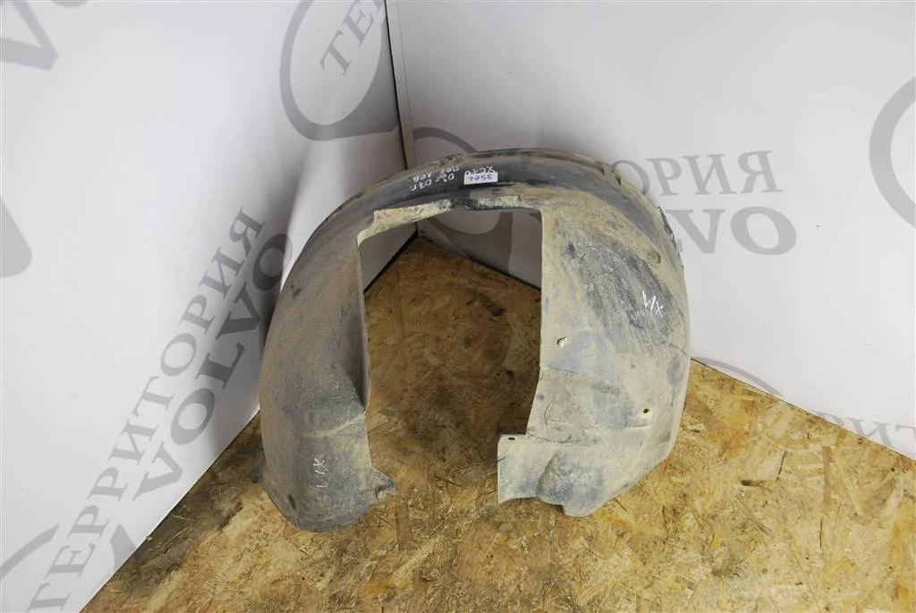 Подкрылок передний левый VOLVO XC70 2004-2007