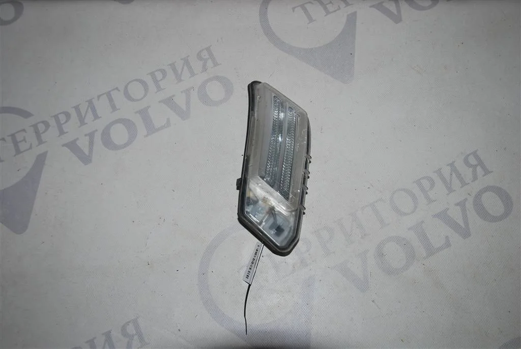 Габаритный фонарь правый VOLVO XC60 2009-2013
