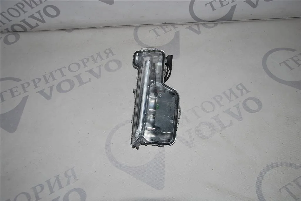 Габаритный фонарь правый VOLVO S60 2010-2013