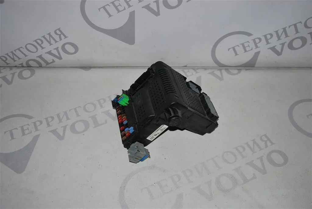 Блок CEM L VOLVO S60 2004-2009