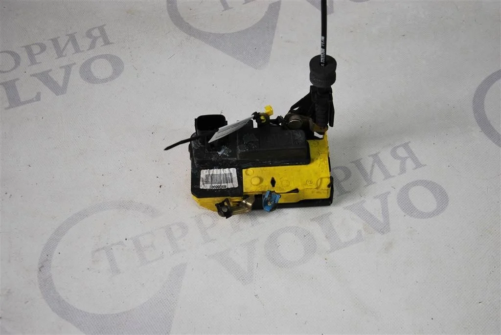 Замок двери передний правый VOLVO XC90 2006-2014