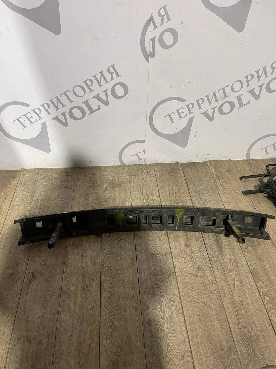 Усилитель переднего бампера VOLVO S40 1999-2004