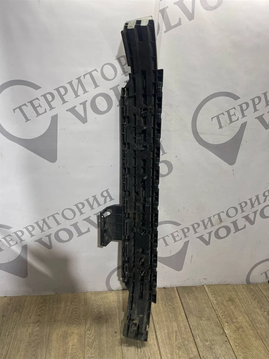 Усилитель заднего бампера VOLVO XC90 2003-2014