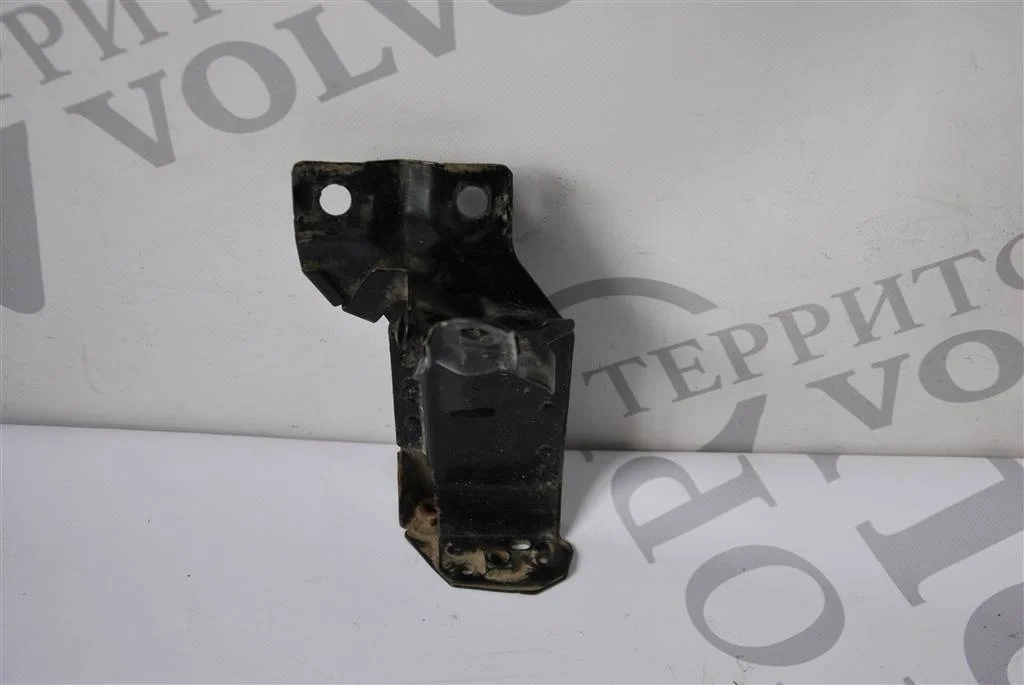 Кронштейн радиатора VOLVO XC70 2008-2016