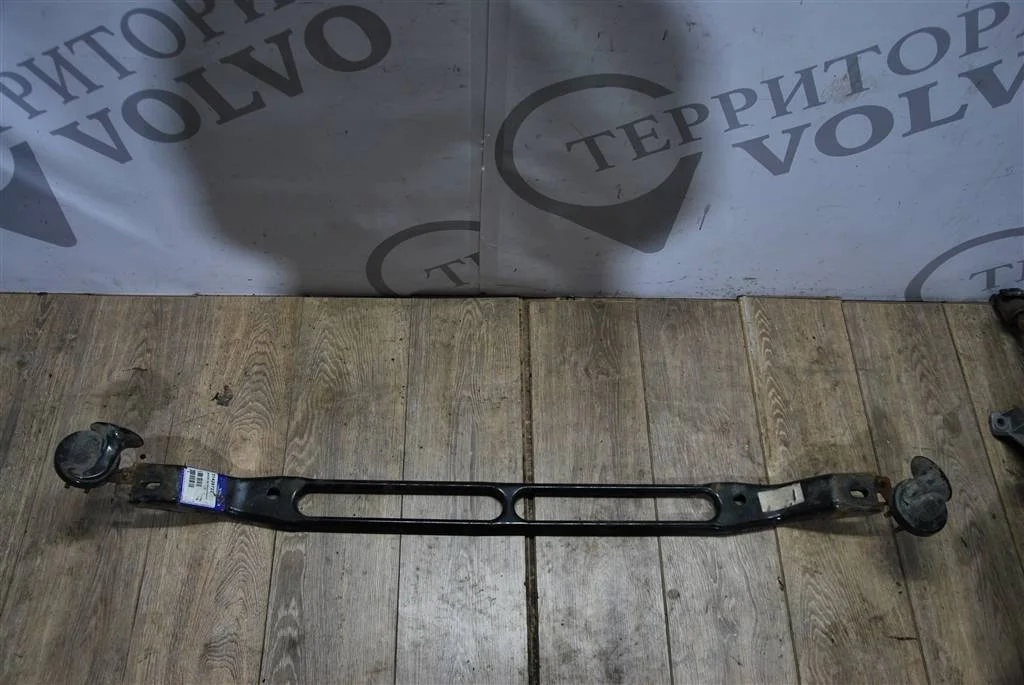 Усилитель переднего бампера VOLVO XC60 2009-2017