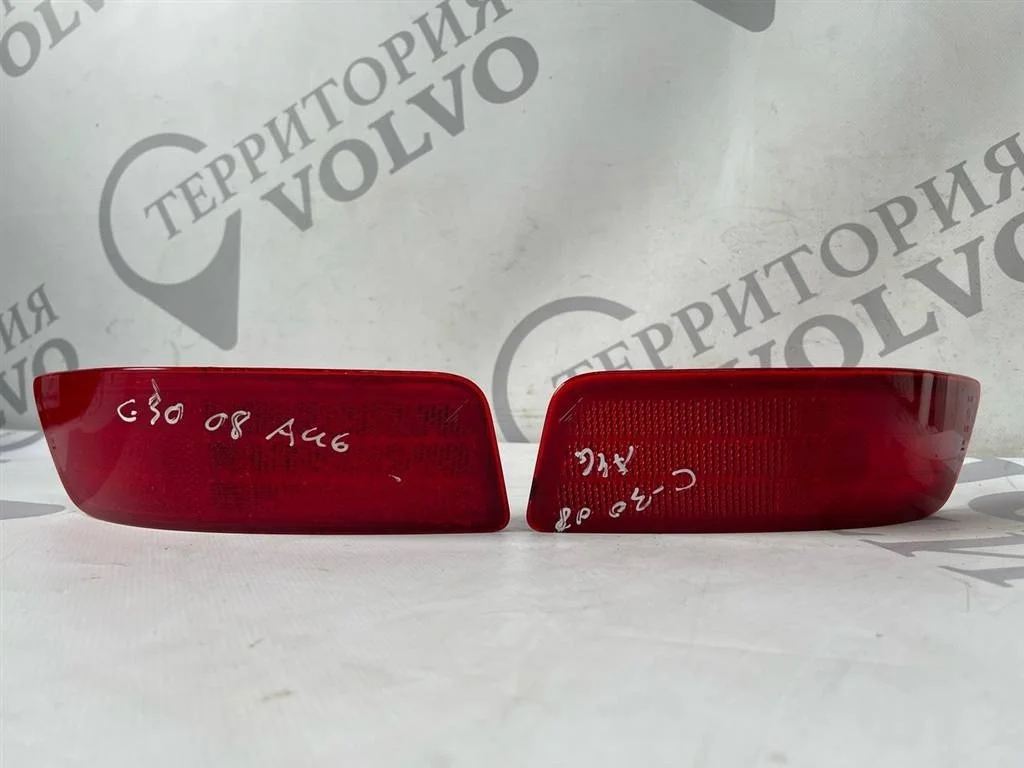 Отражатель бампера заднего левый / правый VOLVO C30 2006-2010