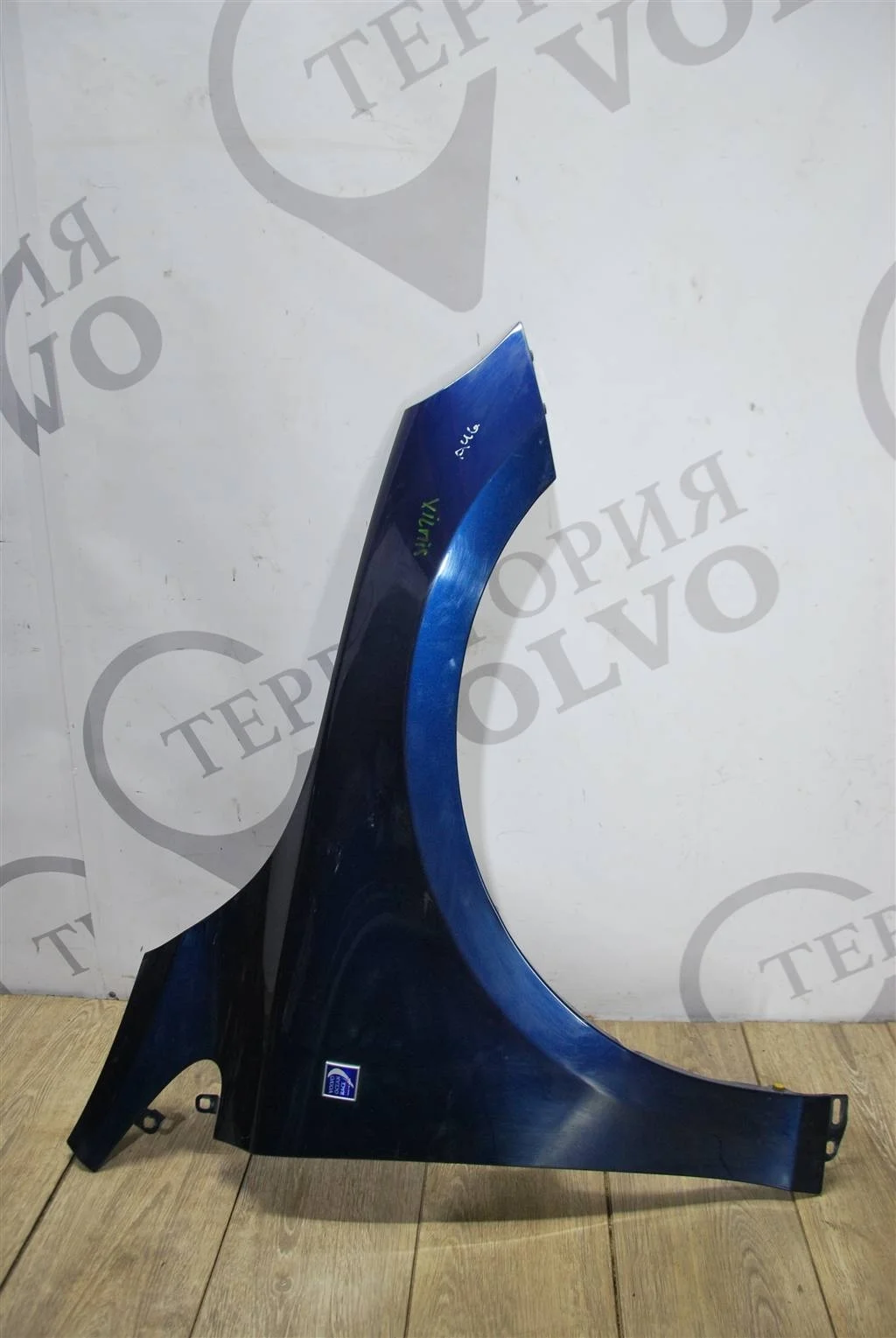 Крыло переднее правое VOLVO V40 2013-2016