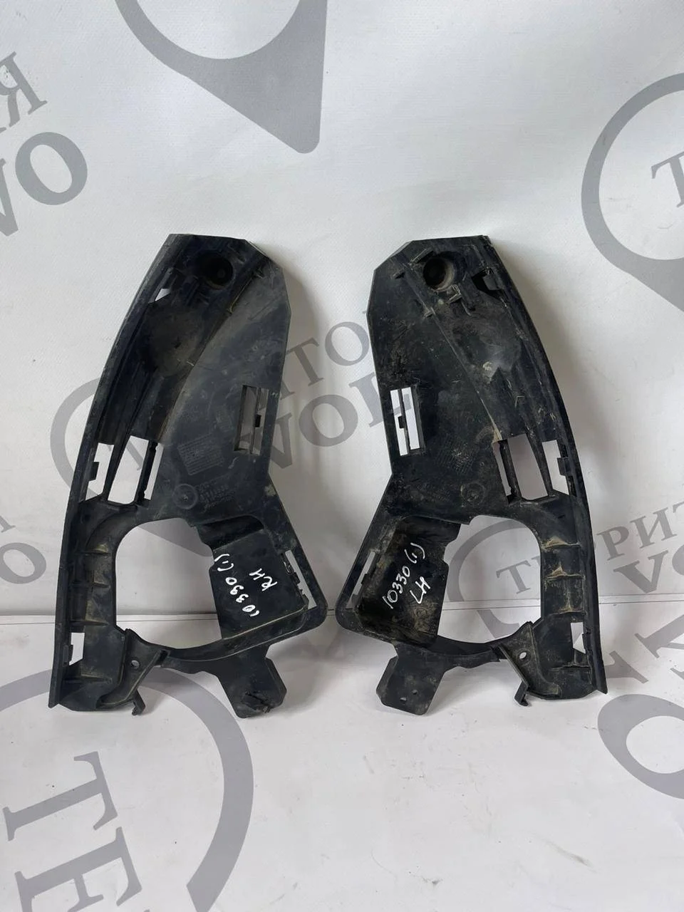 Передний держатель бампрера левый / правый VOLVO XC60 2013-2017