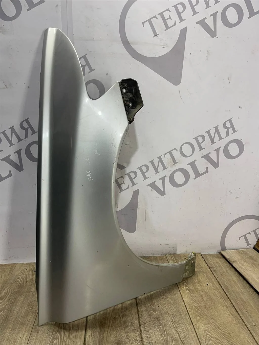 Крыло переднее правое VOLVO S40 2004-2012
