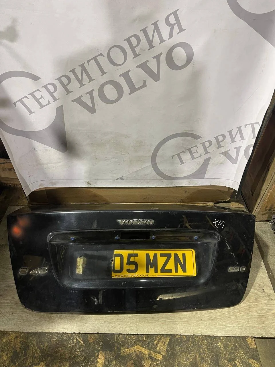 Крышка багажника VOLVO S40 2004-2012