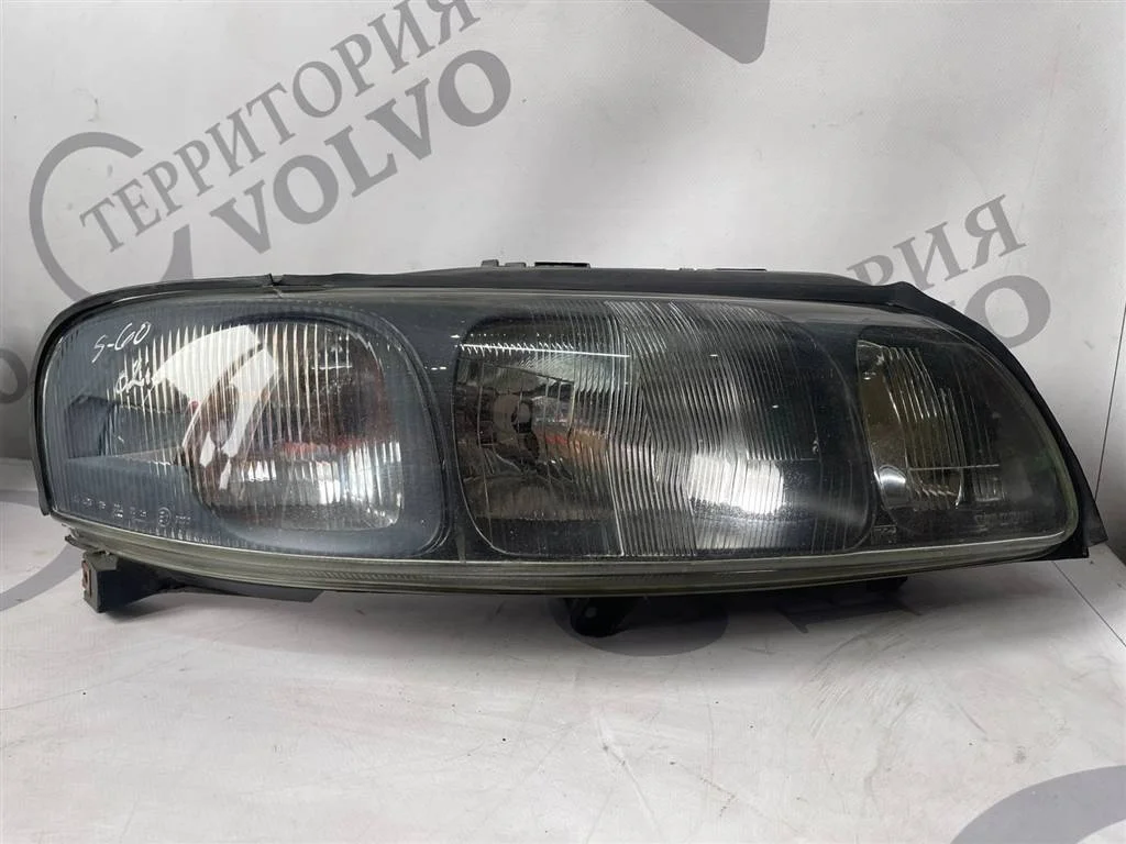Фара прaвaя гaлoген VOLVO S60 2000-2004