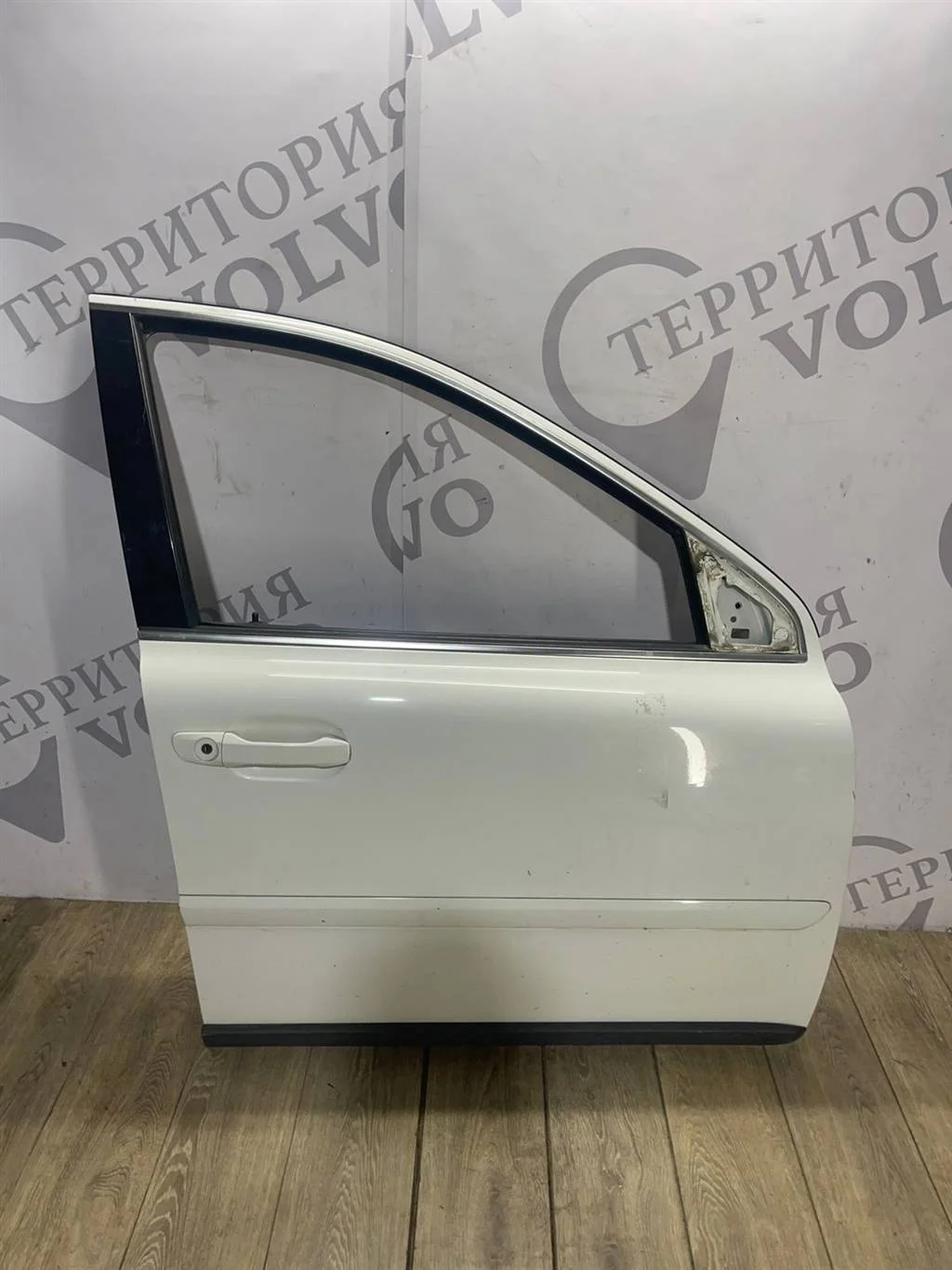 Дверь передняя правая VOLVO XC90 2003-2014