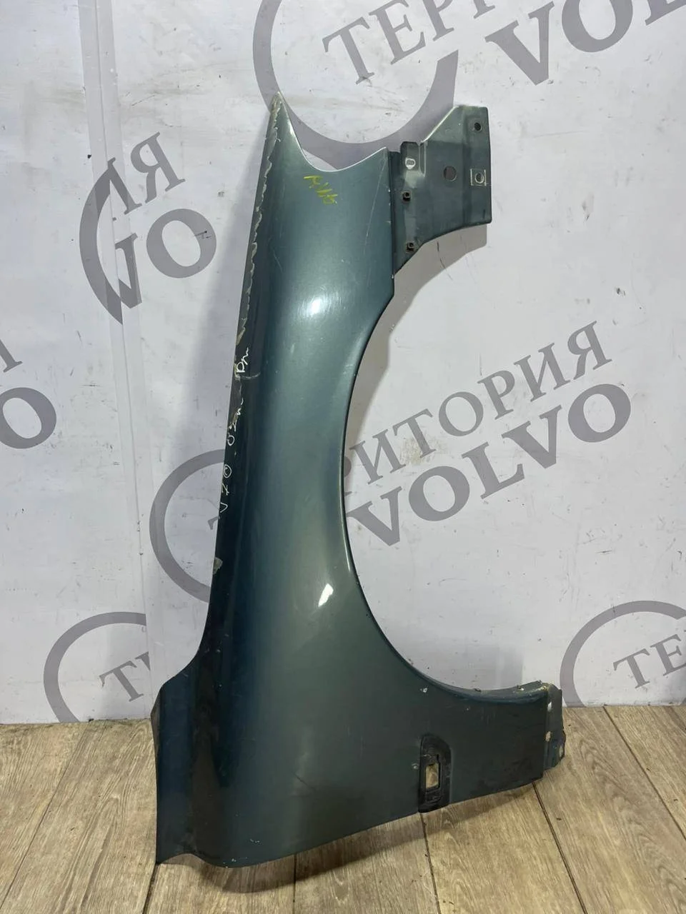Крыло переднее правое VOLVO S60 2000-2009