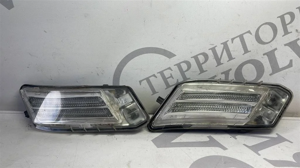 Габаритный фонарь  переднего бампера VOLVO XC60 2009-2013