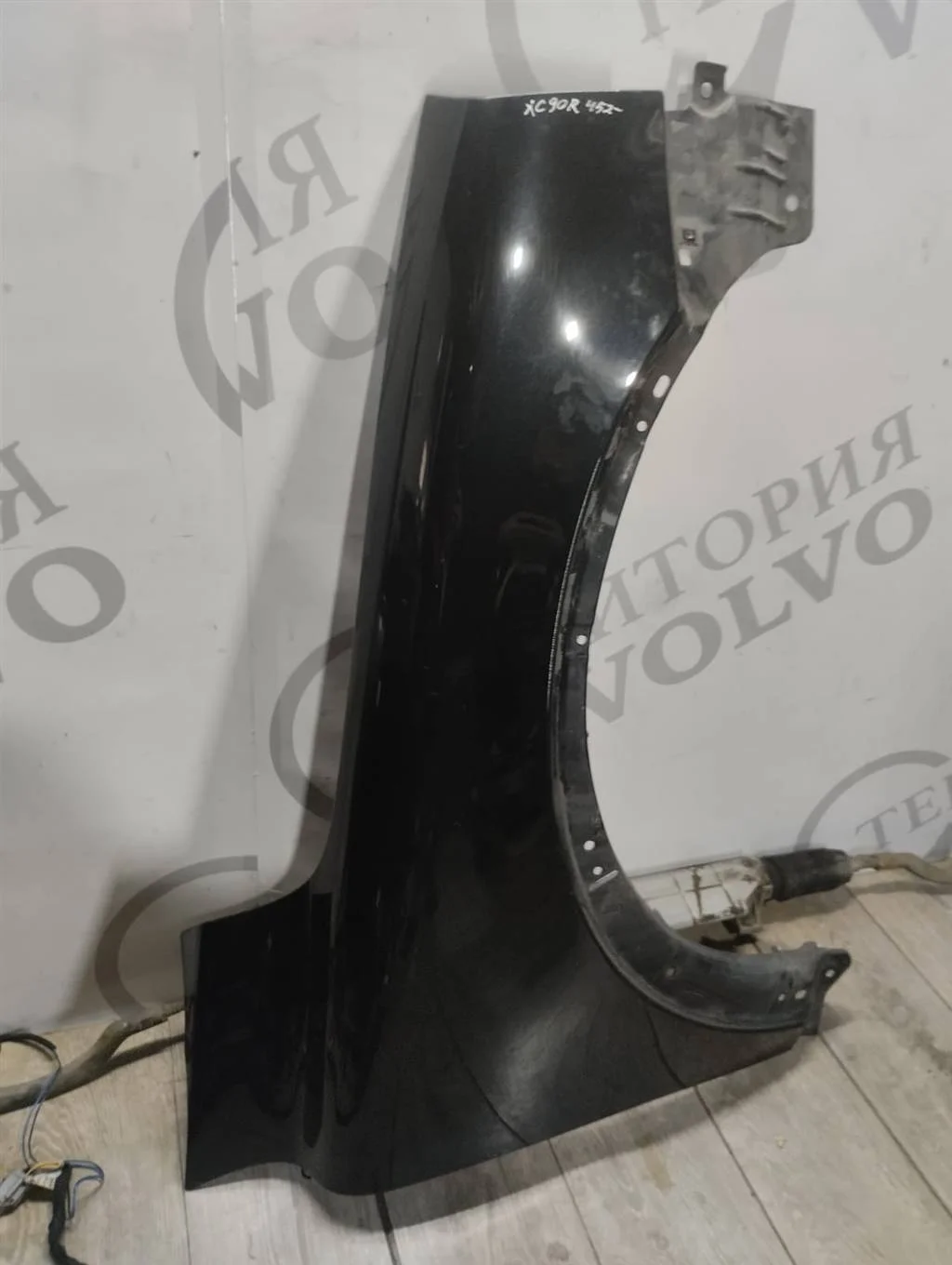Крыло переднее правое VOLVO XC90 2003-2014