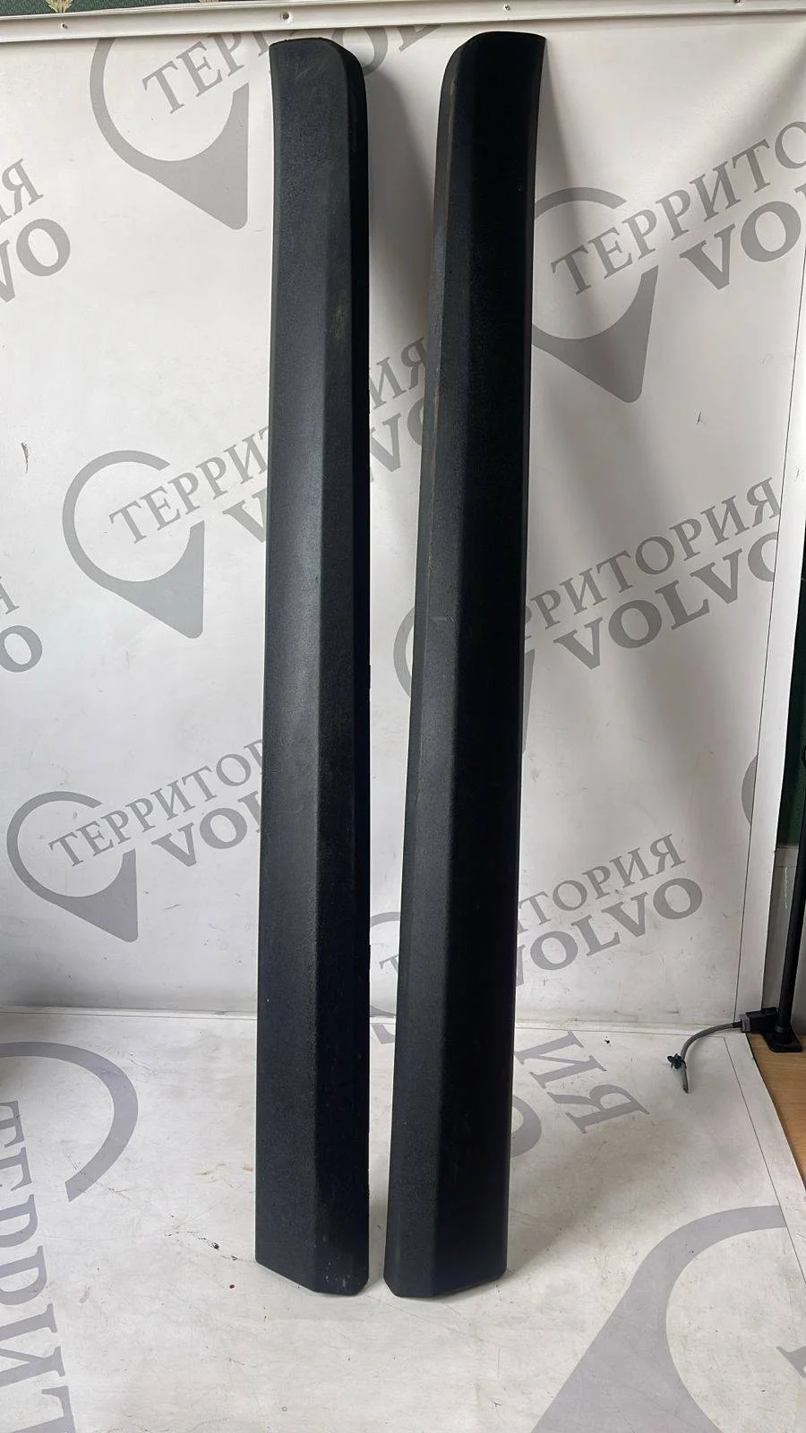 Молдинг передней двери VOLVO XC60 2009-2013