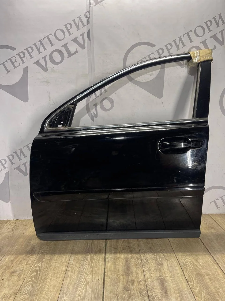 Дверь передняя левая VOLVO XC90 2003-2014